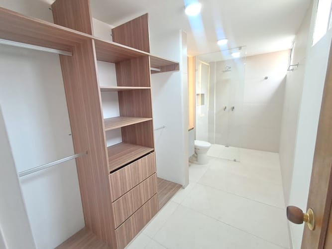 Apartamento de 3 alcobas en arriendo en Laureles, Medellín, 100 m² · foto 18 de 19