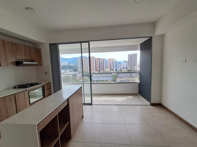 Apartamento de 3 alcobas en venta en Tres Esquinas, Sabaneta, 78 m² · foto 2 de 21
