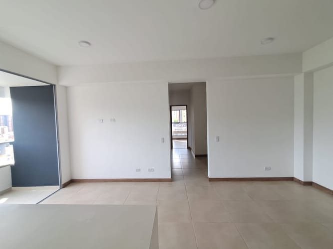 Apartamento de 3 alcobas en venta en Tres Esquinas, Sabaneta, 78 m² · foto 3 de 21