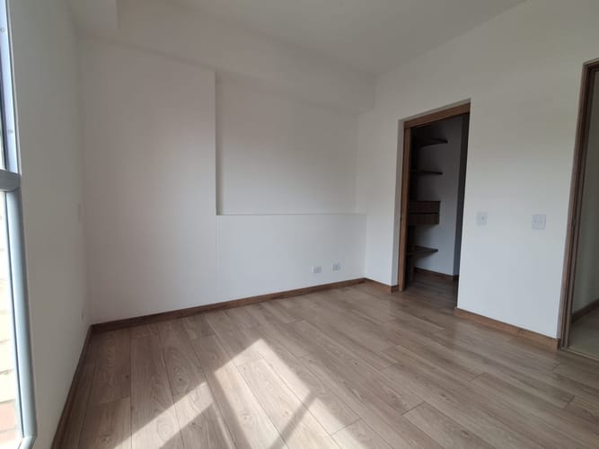 Apartamento de 3 alcobas en venta en Tres Esquinas, Sabaneta, 78 m² · foto 8 de 21