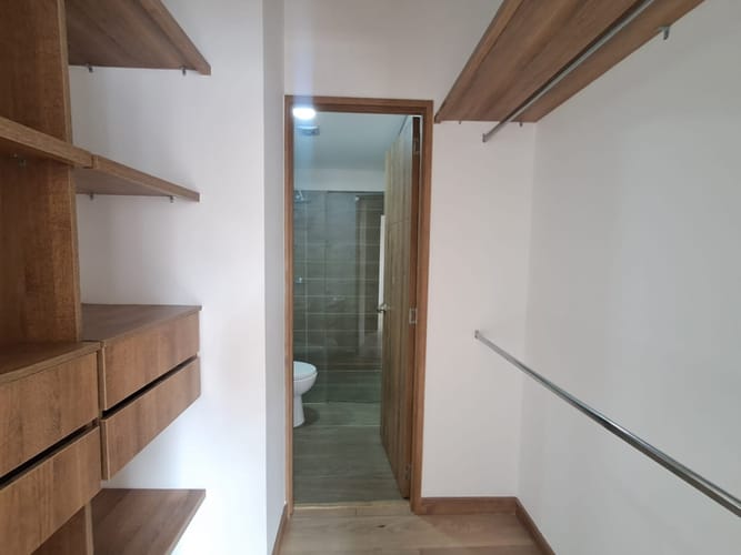 Apartamento de 3 alcobas en venta en Tres Esquinas, Sabaneta, 78 m² · foto 10 de 21