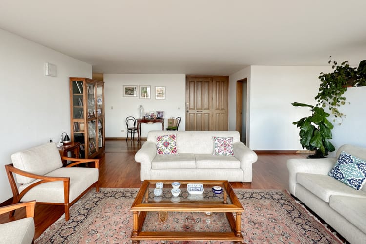 Apartamento de 3 alcobas en venta en Chico, Bogotá, 245 m² · foto 3 de 23
