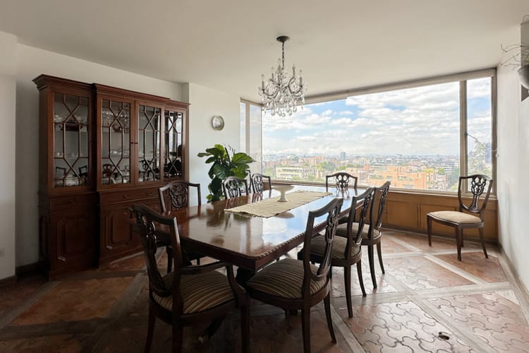Apartamento de 3 alcobas en venta en Chico, Bogotá, 245 m² · foto 4 de 23