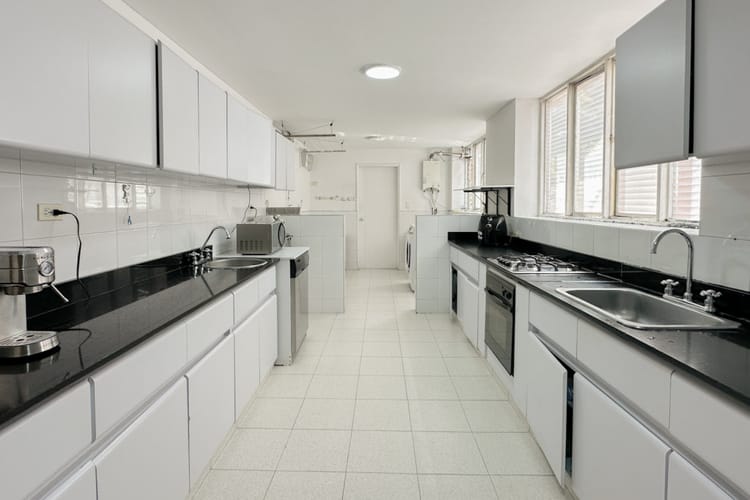 Apartamento de 3 alcobas en venta en Chico, Bogotá, 245 m² · foto 7 de 23