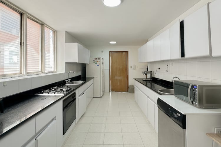 Apartamento de 3 alcobas en venta en Chico, Bogotá, 245 m² · foto 8 de 23