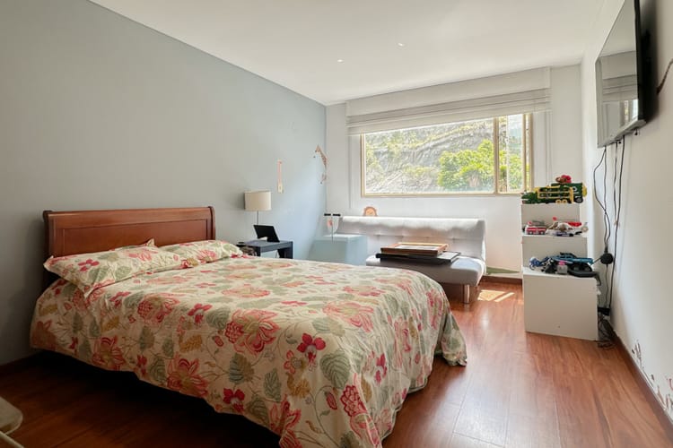Apartamento de 3 alcobas en venta en Chico, Bogotá, 245 m² · foto 18 de 23