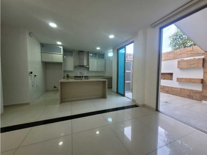 Casa de 5 alcobas en arriendo en Villa Santos, Barranquilla, 350 m² · foto 5 de 24