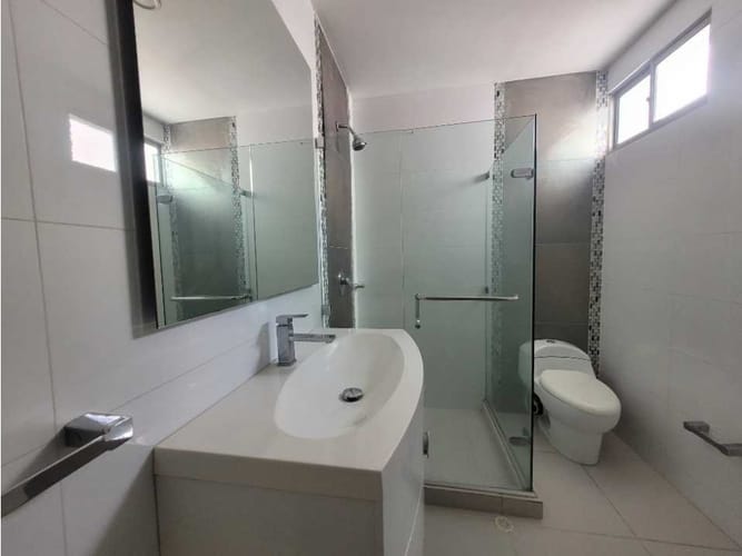 Casa de 5 alcobas en arriendo en Villa Santos, Barranquilla, 350 m² · foto 8 de 24