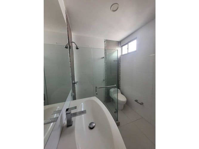 Casa de 5 alcobas en arriendo en Villa Santos, Barranquilla, 350 m² · foto 9 de 24