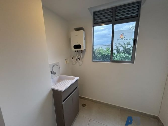 Apartamento de 3 alcobas en arriendo en Otraparte, Envigado, 90 m² · foto 4 de 17