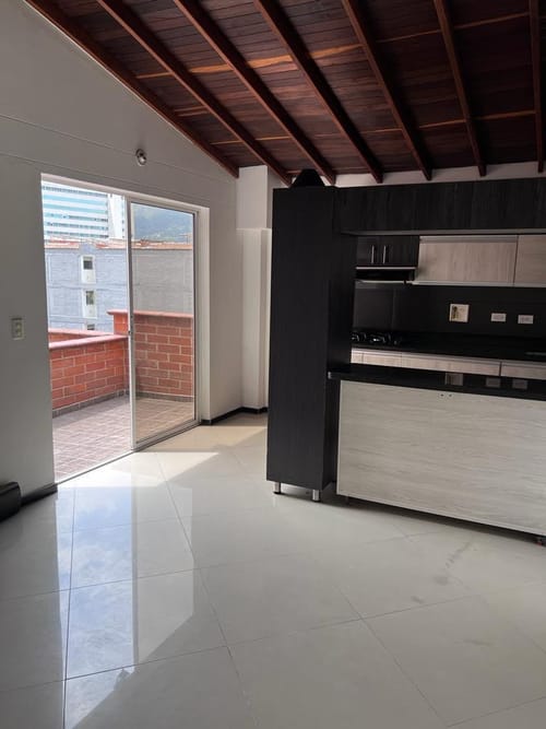 Apartamento de 3 alcobas en venta en Mayorca, Sabaneta, 57 m² · foto 2 de 24