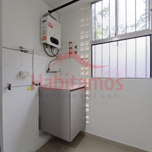 Apartamento de 3 alcobas en arriendo en Boston, Medellín, 56 m² · foto 3 de 18