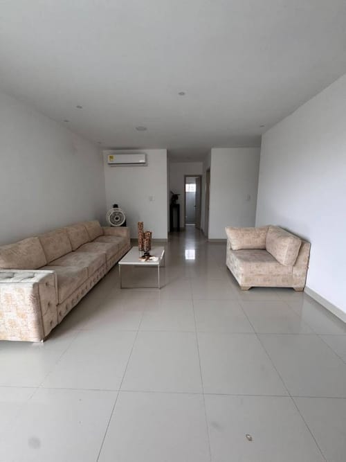 Apartamento de 3 alcobas en arriendo en Villa Del Este, Barranquilla, 130 m² · foto 2 de 20
