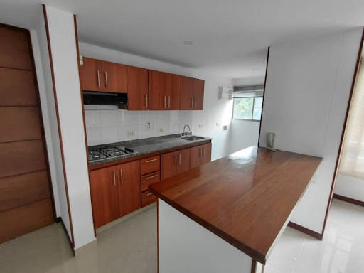 Apartamento de 2 alcobas en arriendo en Patio Bonito, Medellín, 70 m² · foto 2 de 19