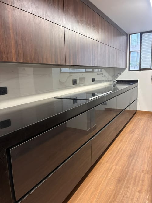Apartamento de 3 alcobas en arriendo en Los Rosales, Bogotá, 197 m² · foto 3 de 11