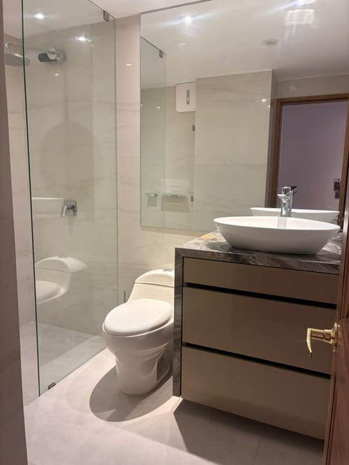 Apartamento de 3 alcobas en arriendo en Los Rosales, Bogotá, 197 m² · foto 9 de 11