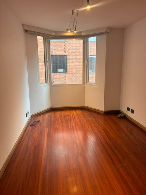 Apartamento de 3 alcobas en arriendo en Los Rosales, Bogotá, 197 m² · foto 10 de 11