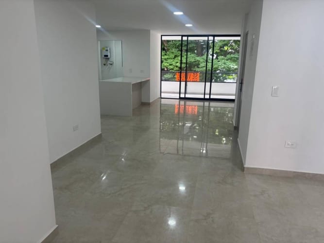 Apartamento de 3 alcobas en arriendo en La Castellana, Medellín, 133 m² · foto 2 de 13