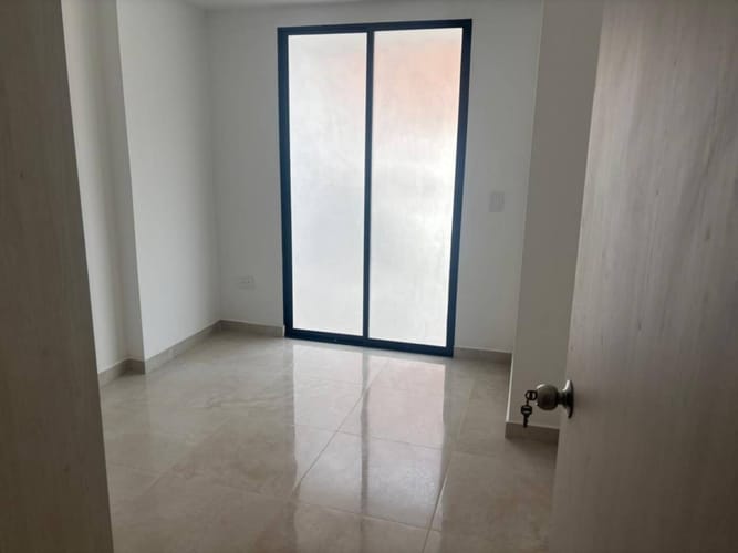 Apartamento de 3 alcobas en arriendo en La Castellana, Medellín, 133 m² · foto 6 de 13