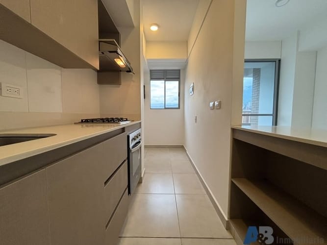 Apartamento de 3 alcobas en arriendo en Las Vegas, Envigado, 80 m² · foto 2 de 17
