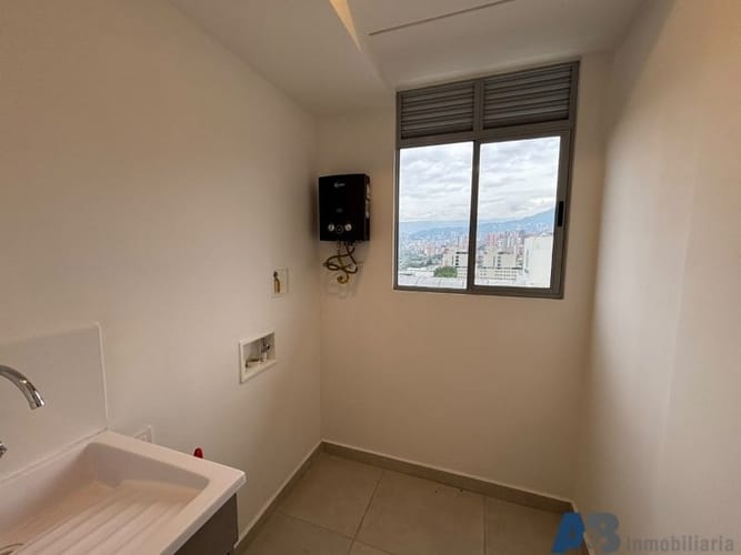 Apartamento de 3 alcobas en arriendo en Las Vegas, Envigado, 80 m² · foto 4 de 17