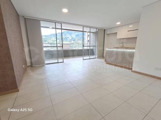 Apartamento de 3 alcobas en arriendo en Vereda San Jose, Sabaneta, 88 m² · foto 3 de 18