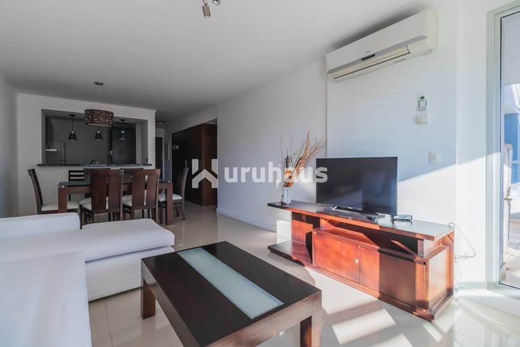 ALQUILER APARTAMENTO TRES DORMITORIOS FOREST TOWER 2 PLAYA BRAVA · Foto 3