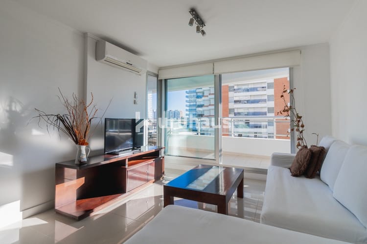 ALQUILER APARTAMENTO TRES DORMITORIOS FOREST TOWER 2 PLAYA BRAVA · Foto 5