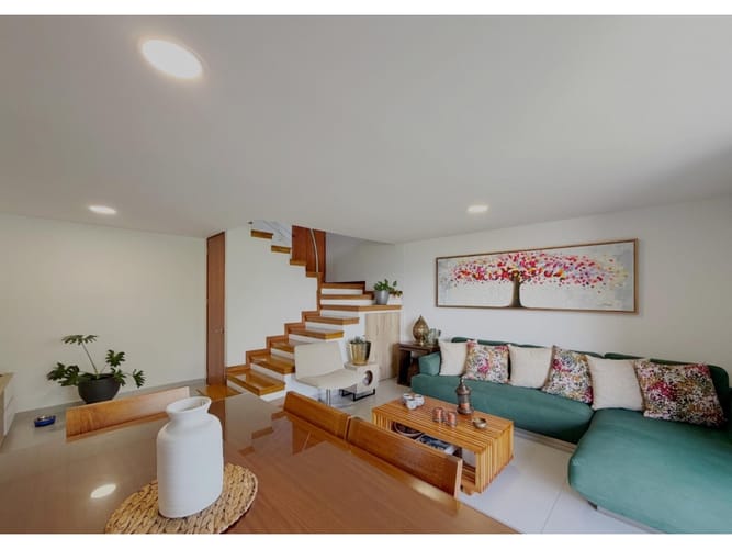 Apartamento de 2 alcobas en venta en El Poblado, Medellín, 121 m² · foto 2 de 13