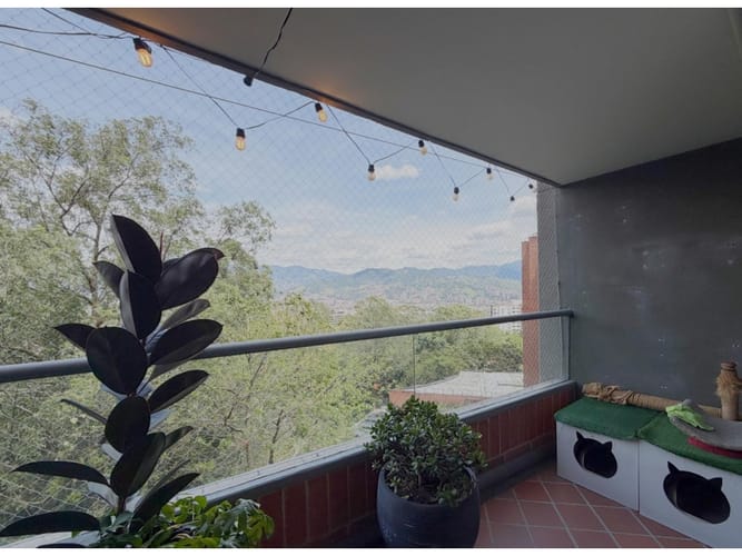 Apartamento de 2 alcobas en venta en El Poblado, Medellín, 121 m² · foto 4 de 13