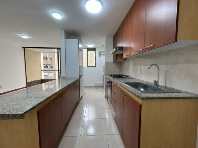 Apartamento de 3 alcobas en arriendo en Zuñiga, Envigado, 84 m² · foto 5 de 18