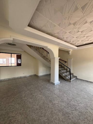 Casa de 6 alcobas en venta en La America, Medellín, 218 m² · foto 23 de 24