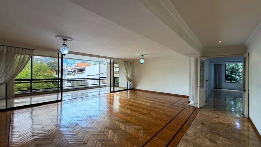 Apartamento de 3 alcobas en venta en La Florida, Medellín, 217 m² · foto 2 de 16