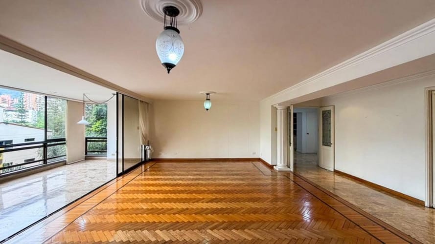 Apartamento de 3 alcobas en venta en La Florida, Medellín, 217 m² · foto 4 de 16