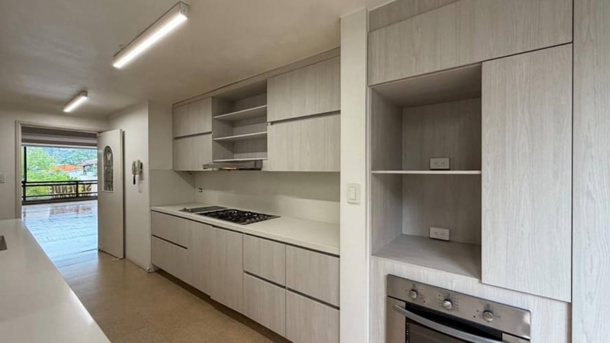 Apartamento de 3 alcobas en venta en La Florida, Medellín, 217 m² · foto 6 de 16