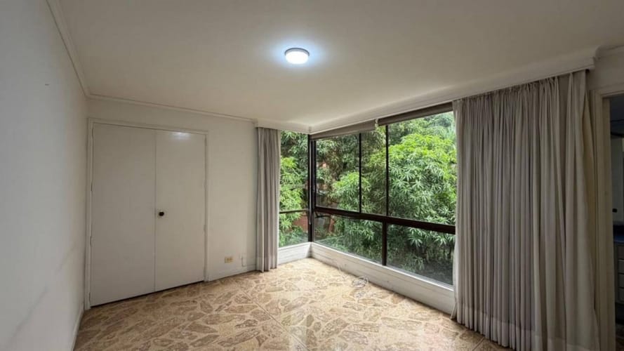 Apartamento de 3 alcobas en venta en La Florida, Medellín, 217 m² · foto 11 de 16