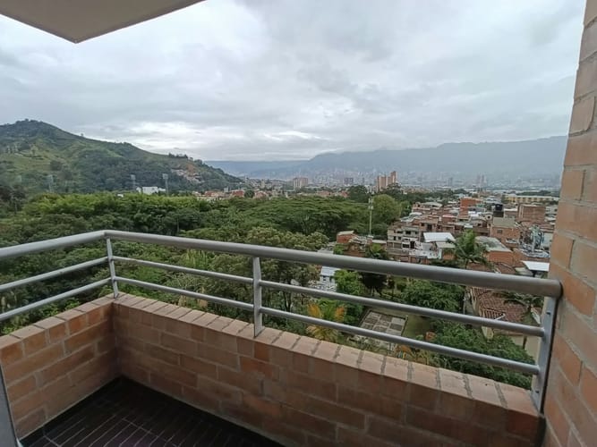 Apartamento de 2 alcobas en arriendo en Ditaires, Itagüí, 90 m² · foto 2 de 13