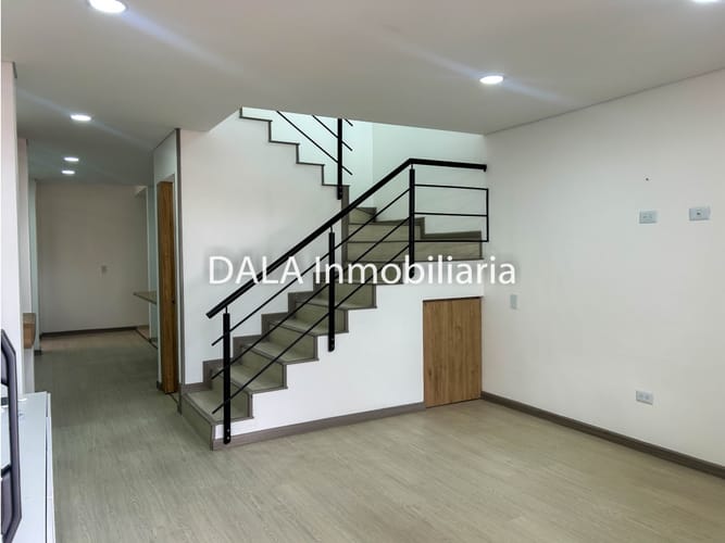 Casa de 4 alcobas en venta en Cota, 141 m² · foto 2 de 24