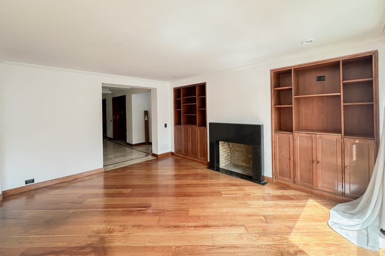 Apartamento de 3 alcobas en venta en Chico Norte, Bogotá, 163 m² · foto 2 de 21