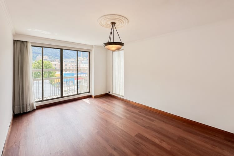 Apartamento de 3 alcobas en venta en Chico Norte, Bogotá, 163 m² · foto 3 de 21