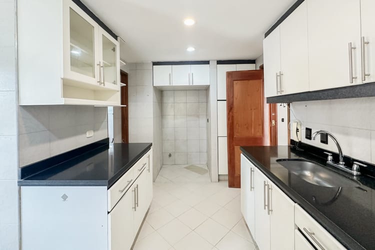 Apartamento de 3 alcobas en venta en Chico Norte, Bogotá, 163 m² · foto 6 de 21