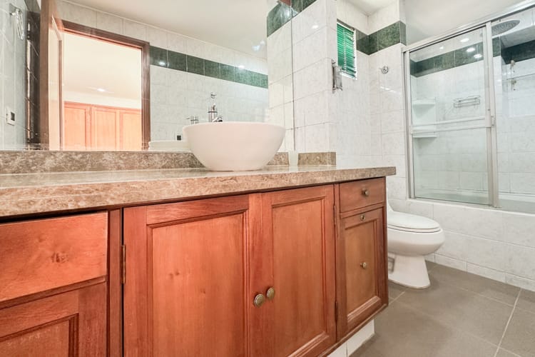 Apartamento de 3 alcobas en venta en Chico Norte, Bogotá, 163 m² · foto 13 de 21