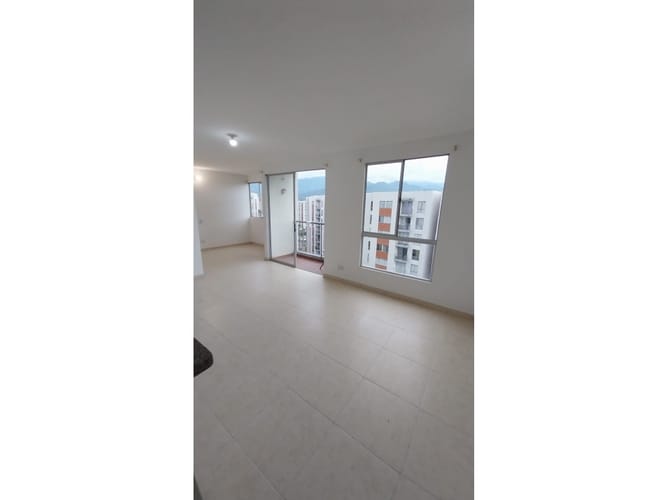 Apartamento de 2 alcobas en arriendo en Cr. Los Naranjos, Jamundí, 56 m² · foto 4 de 13