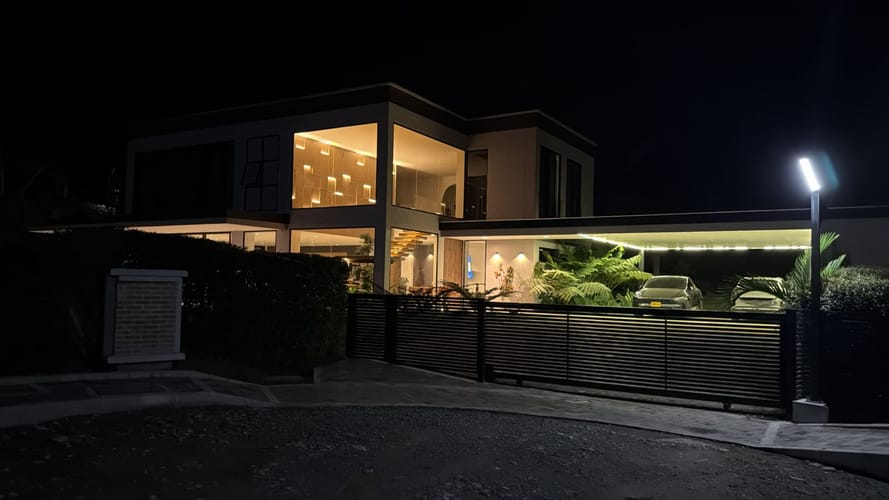 Casa en venta en El Porvenir, Rionegro, 600 m² · foto 2 de 18