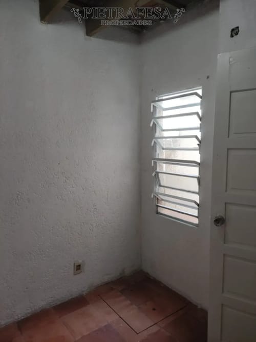 Apartamento en alquiler, 3 dormitorios, 1 baño, patio con parrillero. Nuevo Paris. · Foto 2