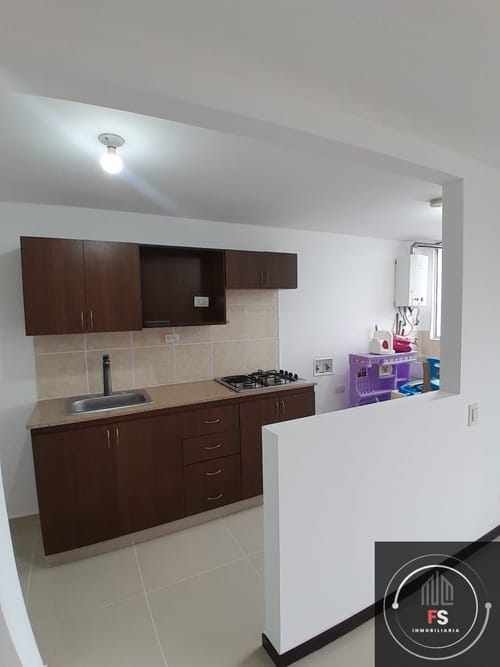 Apartamento de 2 alcobas en arriendo en Las Cometas, Envigado, 70 m² · foto 4 de 17