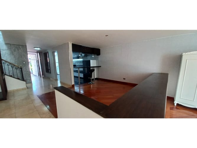 Casa de 3 alcobas en venta en Santa Paula, Bogotá, 285 m² · foto 3 de 24