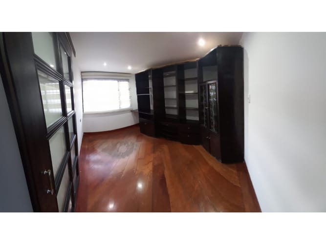 Casa de 3 alcobas en venta en Santa Paula, Bogotá, 285 m² · foto 6 de 24