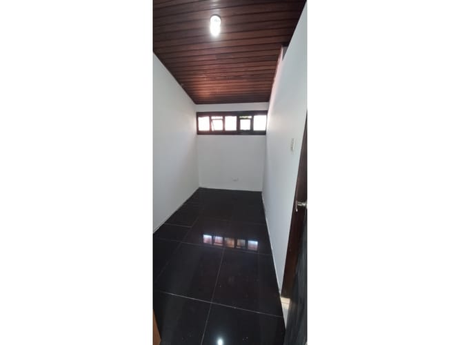 Casa de 3 alcobas en venta en Santa Paula, Bogotá, 285 m² · foto 12 de 24