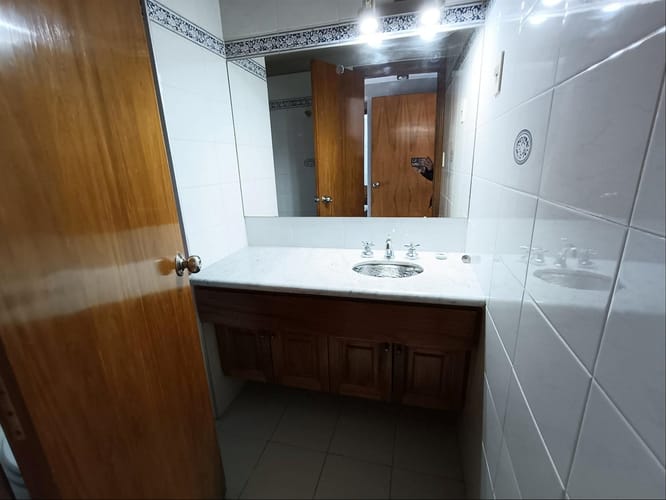 Alquiler Apartamento Punta Carretas 3 Dormitorios 4 Baños Servicio Patio Parrillero Garaje · Foto 8